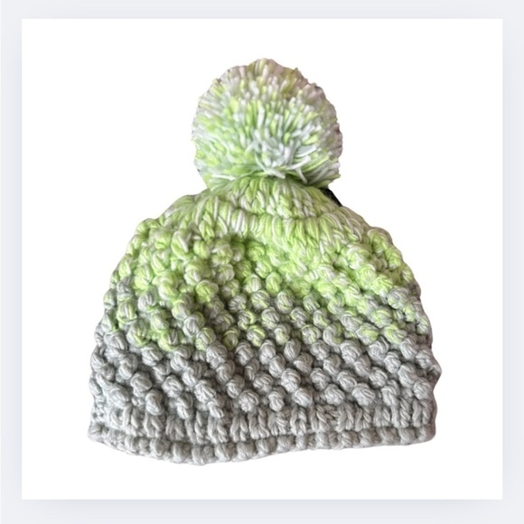 Spyder Other - NWT Spyder Berry Pom-Pom Beanie - Kids